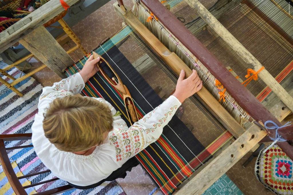 Arta Rustica centro artigianale a Clisova Noua, Moldova, tappeti artigianali con motivi tradizionali moldavi